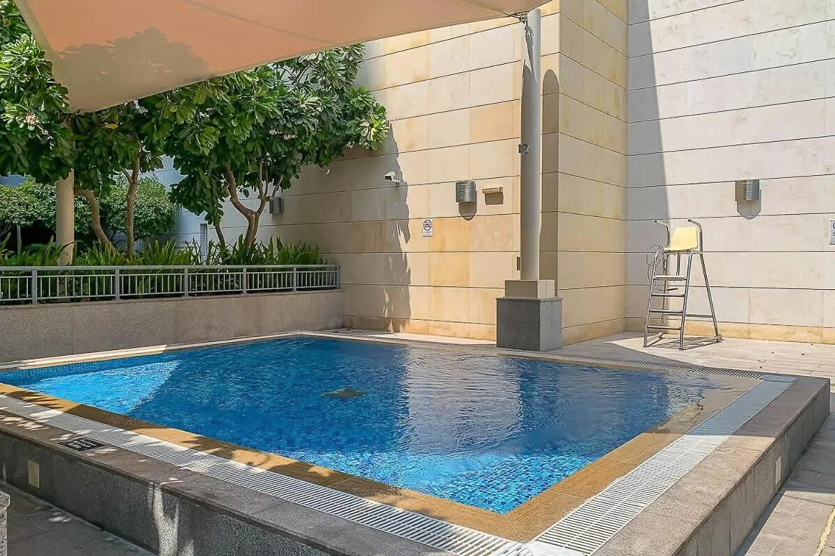 Frank Porter - Claren Tower Dubaj