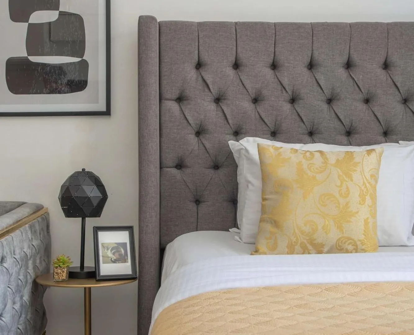 Frank Porter - Claren Tower Dubaj Apartament